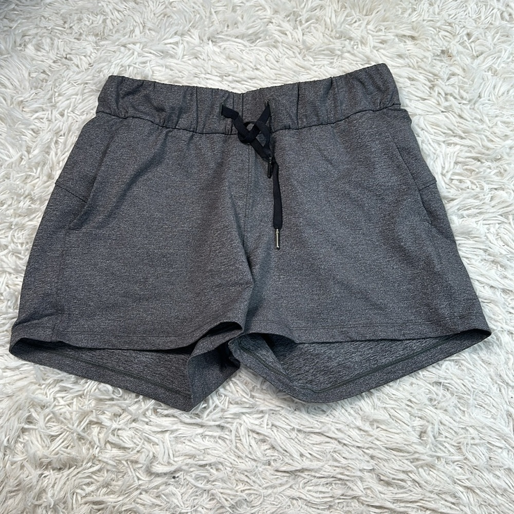 Lululemon On The Fly Short *2.5" Heathered Black